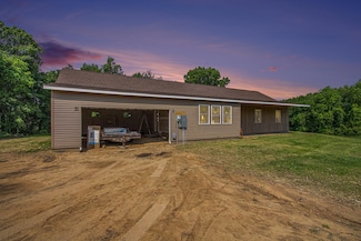89492 County Road 690, Benton Harbor, MI 49022