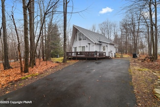 4204 Hickory Rd, Tobyhanna, PA 18466