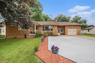 2126 Covert Rd, Burton, MI 48509