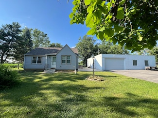 10212 7 Mile Rd, Caledonia, WI 53108