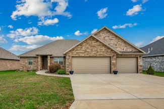 608 N Bonda Way, Nixa, MO 65714