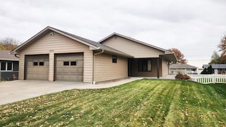 2411 Avenue F, Gothenburg, NE 69138