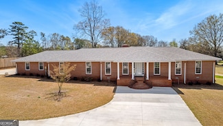 1570 W Poplar St, Griffin, GA 30224