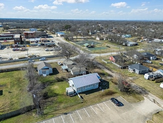 100 S Kerr St, Blooming Grove, TX 76626