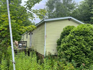 1586 Benton Rd, North Haverhill, NH 03774