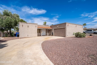 8537 E Pine Valley Dr, Tucson, AZ 85710