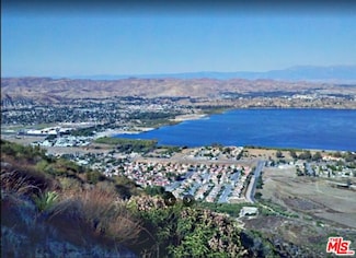 402 N Main St, Lake Elsinore, CA 92530