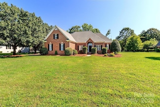 444 Cottonfield Cir, Waxhaw, NC 28173