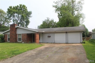 4 Primrose Ln, Fairview Heights, IL 62208