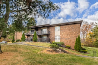 67 Balance Rock Rd Unit 16, Seymour, CT 06483