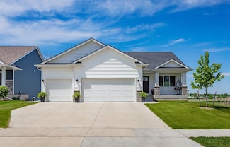 1824 Crabapple Ln, Granger, IA 50109