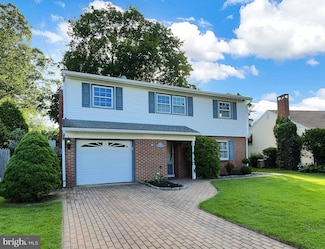 15 Constance Dr, Trenton, NJ 08620