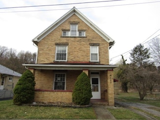 422 Beaver St, Wampum, PA 16157