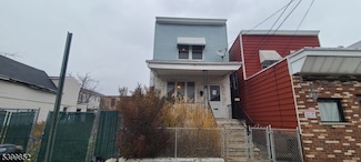 31 W 20th St, Bayonne, NJ 07002