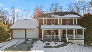 16 Cedar Ct, Endicott, NY 13760