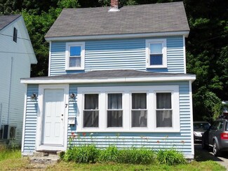 7 Margin St, Orono, ME 04473