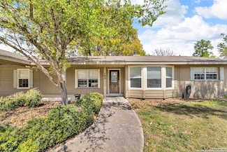 163 Lakeside Dr, Seguin, TX 78155