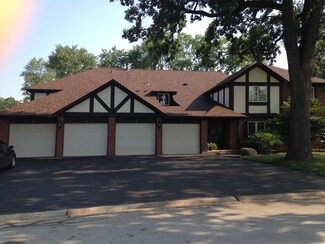10 Algonquin Trail Unit 2, Indian Head Park, IL 60525