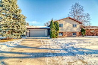 3313 Birdie St N, Fargo, ND 58102