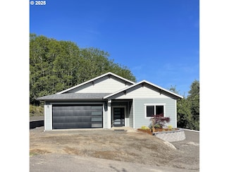 905 Bellevue Dr, Reedsport, OR 97467