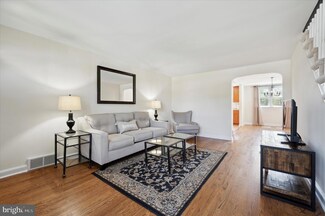 386 Westmont Dr, Darby, PA 19023