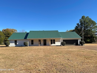 123 Walnut Hill Rd, Bells, TN 38006