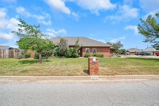 2910 Hunter Pointe, Altus, OK 73521