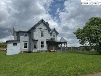 65 Green Gable Rd, Troutdale, VA 24378