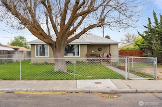 18 F St SE, Ephrata, WA 98823