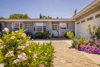 40 Almond Ave, Oak View, CA 93022