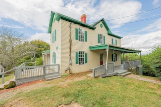 128 Lexington Ave, Pulaski, VA 24301