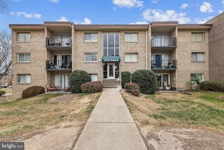12751 Dara Dr Unit 102, Woodbridge, VA 22192