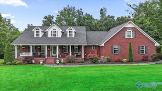 190 Creek Dr, Rainsville, AL 35986