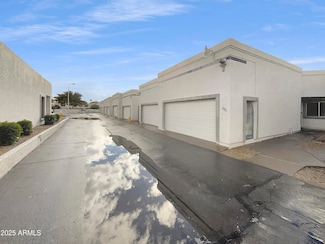 9044 N 47th Ct, Glendale, AZ 85302