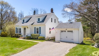 1099 State Rd, Eliot, ME 03903