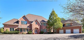 8 Kit Rd, Charleston, WV 25304