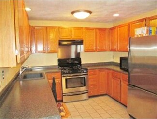 65 Sterling Ln, Haverhill, MA 01835