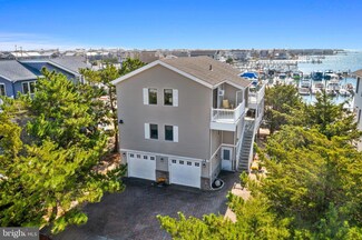 12 Roberts Dr, Ship Bottom, NJ 08008