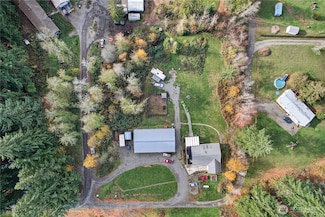 166 Geneva Ln, Castle Rock, WA 98611