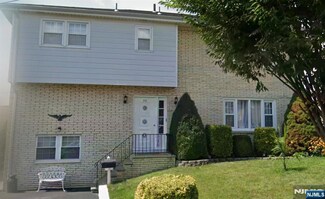 52 Fairview Ave, Secaucus, NJ 07094