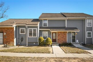 248 NE Bayview Dr, Lees Summit, MO 64064