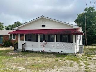 26 Town Hall St, Elizabethtown, NC 28337