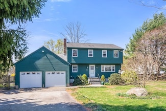 33 Ohlson Cir, Medway, MA 02053