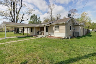 511 N Washam St, Miller, MO 65707