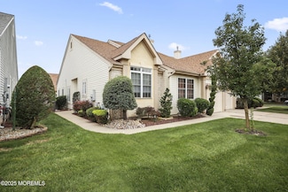 25 Wellfleet St, Monroe Township, NJ 08831