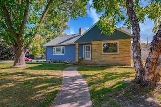 420 8th St, Gaylord, MN 55334