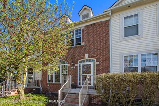 8116 Heron Hills Dr Unit 72, Walled Lake, MI 48390
