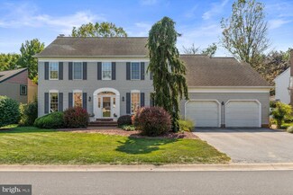 86 James St, Leola, PA 17540