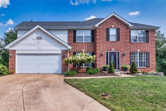1512 Autumn Chase Dr, Fenton, MO 63026