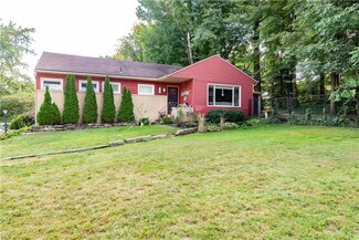 2241 Highpoint Rd, Cuyahoga Falls, OH 44223